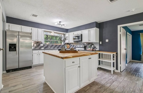 Kingwood House | Charming 3-bedroom house with WiFi, AC in fabulous Houston