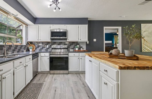 Kingwood House | Charming 3-bedroom house with WiFi, AC in fabulous Houston