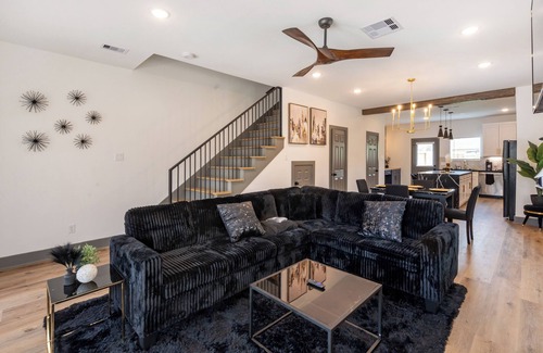 Northeast Houston House | Charming 3-bedroom house in wonderful Houston with WiFi, AC