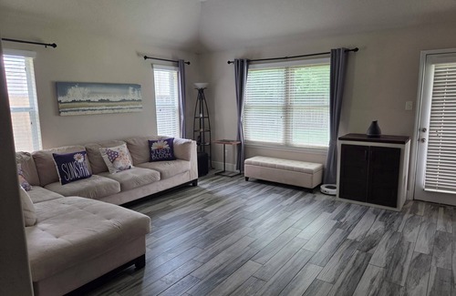 Southeast Houston House | Charming 3-bedroom house with WiFi, AC in marvelous Houston