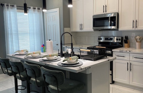 Northside House | Charming 3-bedroom house in marvelous Houston with AC, WiFi
