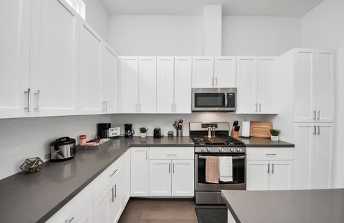East Downtown Houston House | Charming 3-bedroom house with fitness equipment in brilliant Houston