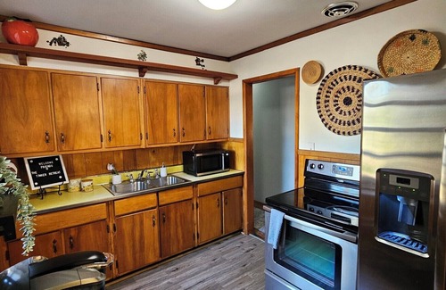 Jackson House | Charming 3-bedroom house with all the amenities located in the heart of Jackson