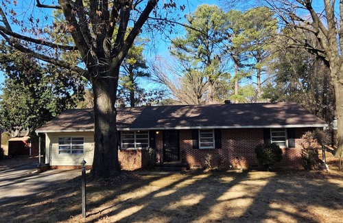 Jackson House | Charming 3-bedroom house with all the amenities located in the heart of Jackson