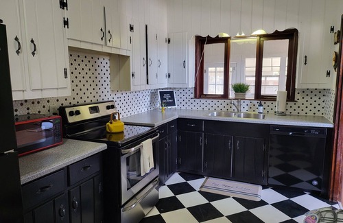 Jackson House | Charming 3-bedroom house located in the heart of Jackson.