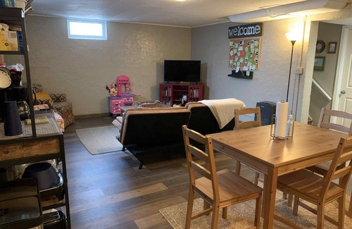 Lincoln House | Charming 3 Bedroom House Conveniently Located in Central Lincoln