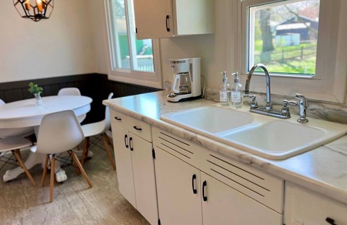 Madison House | Charming 3-Bedroom House in Quiet Madison Suburb