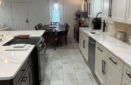 Ellendale House | Charming 3-bedroom house in Pleasant Memphis with a spacious backyard.