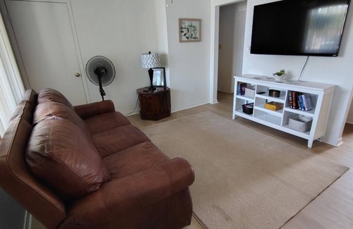 Navarre House | Charming 3-bedroom house in fabulous Navarre within minutes from the beach.