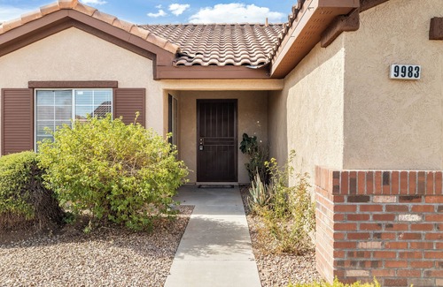 Kaufman And Broad At The Vineyards House | Charming 3-bedroom house in West Phoenix with pool