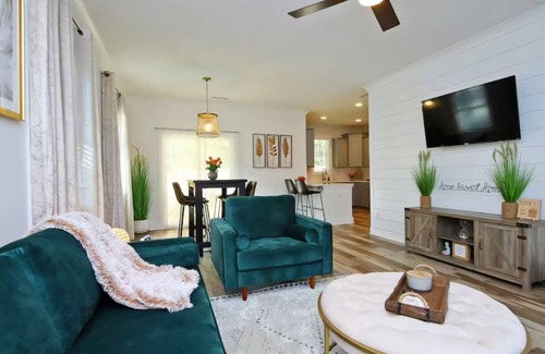 Southwest Raleigh House | Charming 3-bedroom house with AC and WiFi in Raleigh