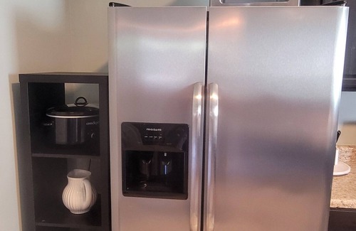 Roanoke House | Charming 3-bedroom house in Roanoke with fitness area, lots of space. Sleeps 6