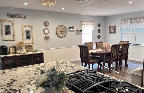 Hennepin House | Charming 3-bedroom house in Sulphur with AC