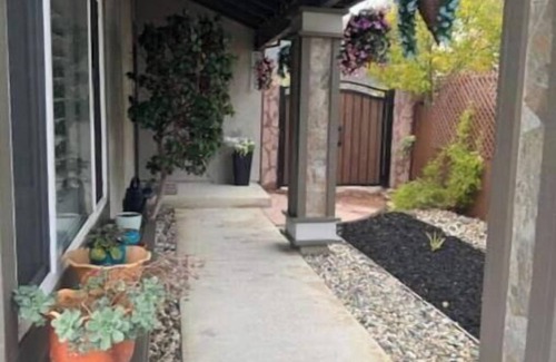 Vallejo House | Charming 3-bedroom house with WiFi, fitness room in lovely Vallejo