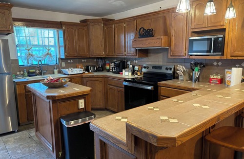 Weslaco House | Charming 3-bedroom house in Weslaco/Elsa with AC, WiFi