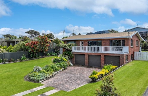 Marlo House | Charming 3-bedroom house with WiFi and AC in enchanting Marlo