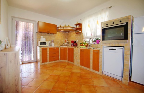 Sajini House | Charming 3-bedroom house with private pool and beautiful garden