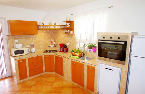 Sajini House | Charming 3-bedroom house with private pool and beautiful garden