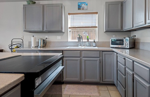 Orchard District House | Charming 3-bedroom house in delightful Midtown Bend with yard games, WiFi, AC