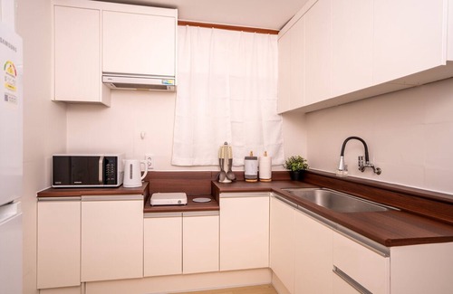 Chunggok-tong House | Charming 3-bedroom house in delightful Seoul with WiFi