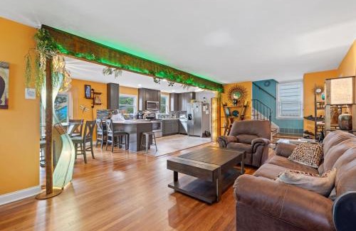 Westgate House | Charming 3 Bedroom House in a Quiet Neighborhood