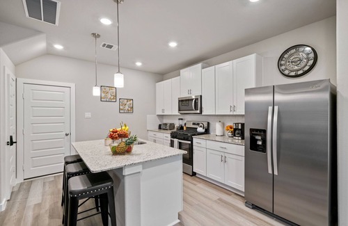 Conroe House | Charming 3-bedroom house in adorable Conroe with AC