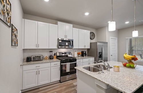 Conroe House | Charming 3-bedroom house in adorable Conroe with AC