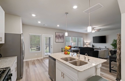 Conroe House | Charming 3-bedroom house in adorable Conroe with AC