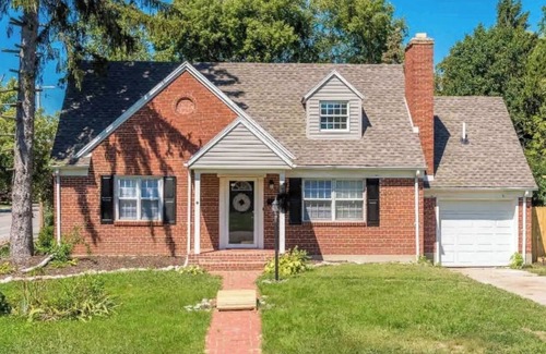 Kettering House | Charming 3-bedroom house in delightful Dayton with AC, WiFi