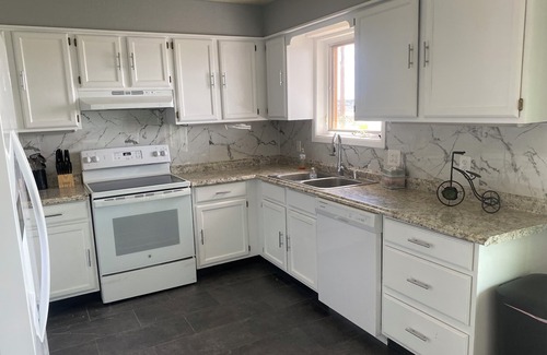 Gallup House | Charming 3-bedroom house with WiFi, AC in welcoming Gallup