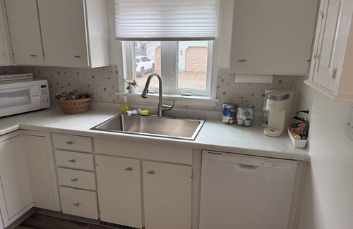 Gwinn House | Charming 3-bedroom house with WiFi and AC in Gwinn