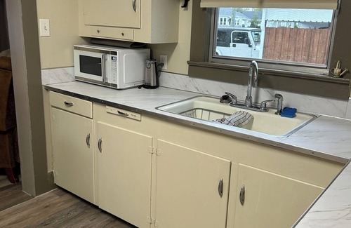 Houma House | Charming 3-bedroom house with AC, WiFi in serene Houma