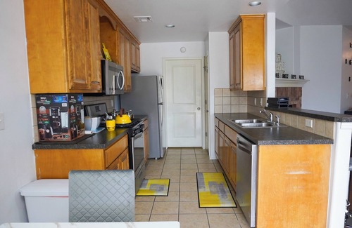 Jenks House | Charming 3-bedroom house in Jenks with AC, WiFi. Enjoy your stay