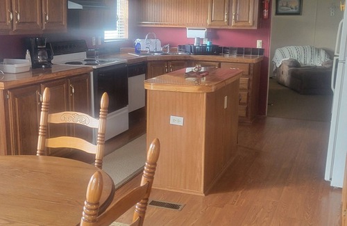 Joppa House | Charming 3-bedroom house with WiFi and AC in beautiful Joppa.