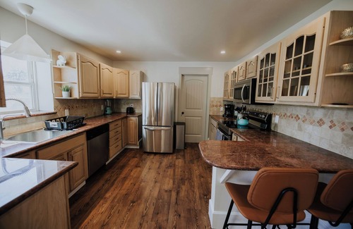 Julian House | Charming 3-bedroom house in Julian with pond