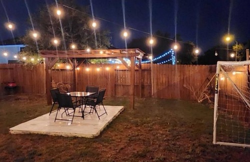 Bear Creek Plantation House | Charming 3-bedroom house in Katy with AC and WiFi
