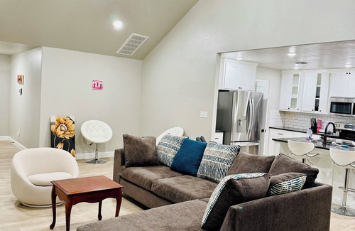 Lawton House | Charming 3-bedroom house with AC and WiFi in peaceful Lawton