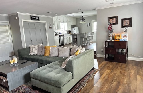 Lorena House | Charming 3-bedroom house with WiFi and AC in downtown Lorena