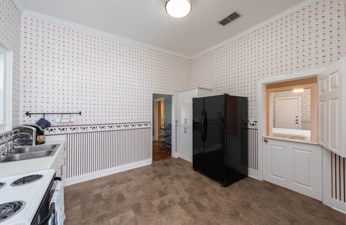 Luling House | Charming 3-bedroom house with AC and WiFi in fabulous Luling