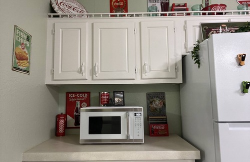 Lytle House | Charming 3-bedroom house with AC and WiFi in welcoming Lytle,TX.