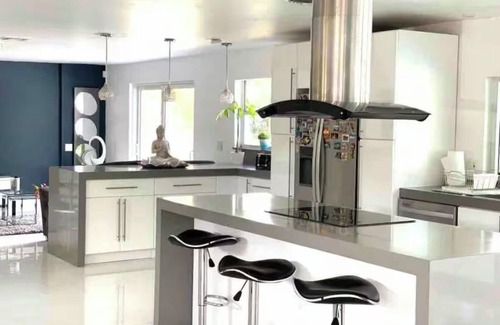 Palmetto Estates House | Charming 3-bedroom house in lovely Miami with AC, WiFi