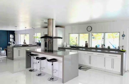 Palmetto Estates House | Charming 3-bedroom house in lovely Miami with AC, WiFi
