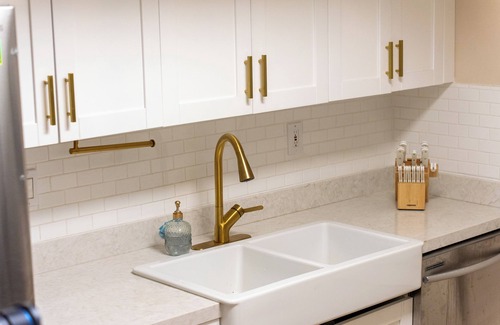 Ludlam House | Charming 3-bedroom house with WiFi, AC in quiet Miami neighborhood for families.