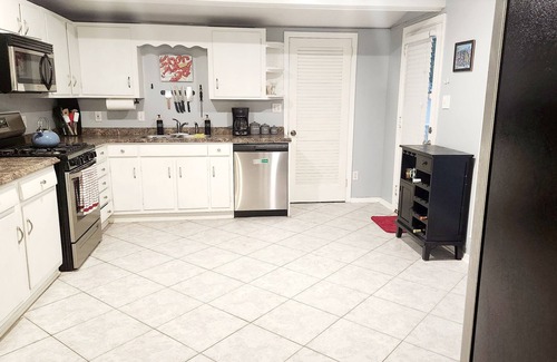 Mobile House | Charming 3-bedroom house with AC and WiFi in fabulous Mobile