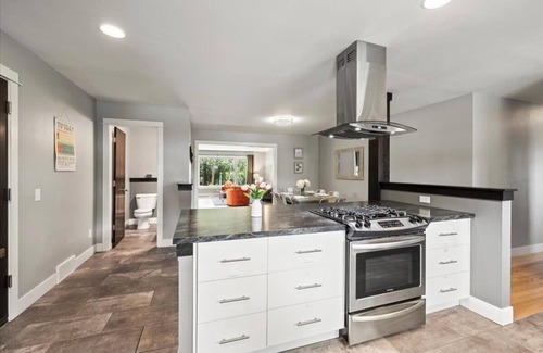 Monona House | Charming 3-bedroom house with AC and WiFi in delightful Monona.