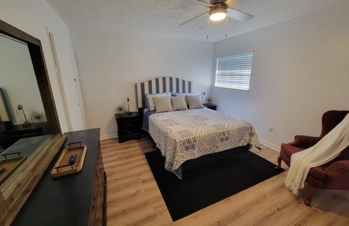 Morrow House | Charming 3-bedroom house with WiFi, AC in lovely Morrow