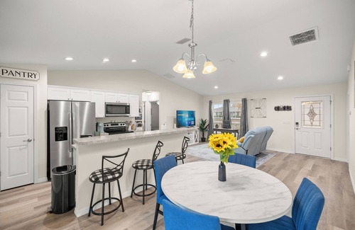 Candler House | Charming 3-bedroom house in peaceful Ocala with WiFi, AC
