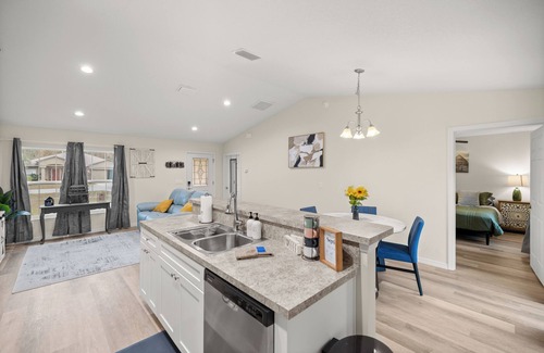 Candler House | Charming 3-bedroom house in peaceful Ocala with WiFi, AC