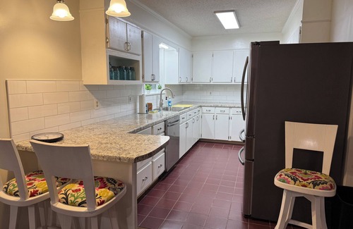 Oxford House | Charming 3-bedroom house 6 miles from downtown Oxford.