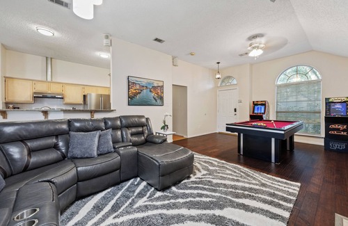 Plano House | Charming 3-bedroom house with WiFi, AC in fabulous Plano